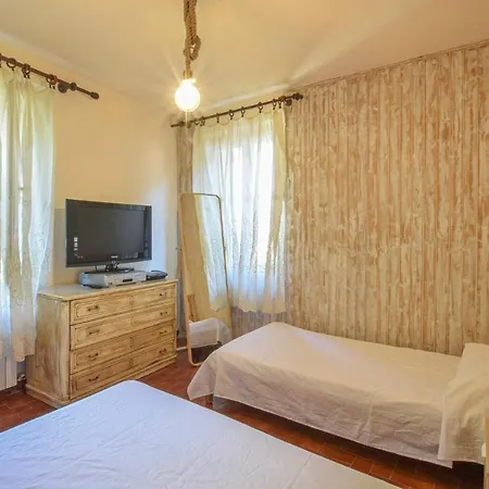 Stunning In With 3 Bedrooms And Wifi Holiday home Camaiore